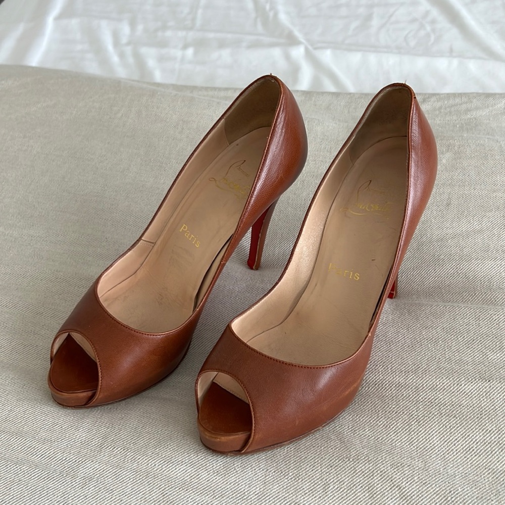 Christian Louboutin tan platform heels size 39